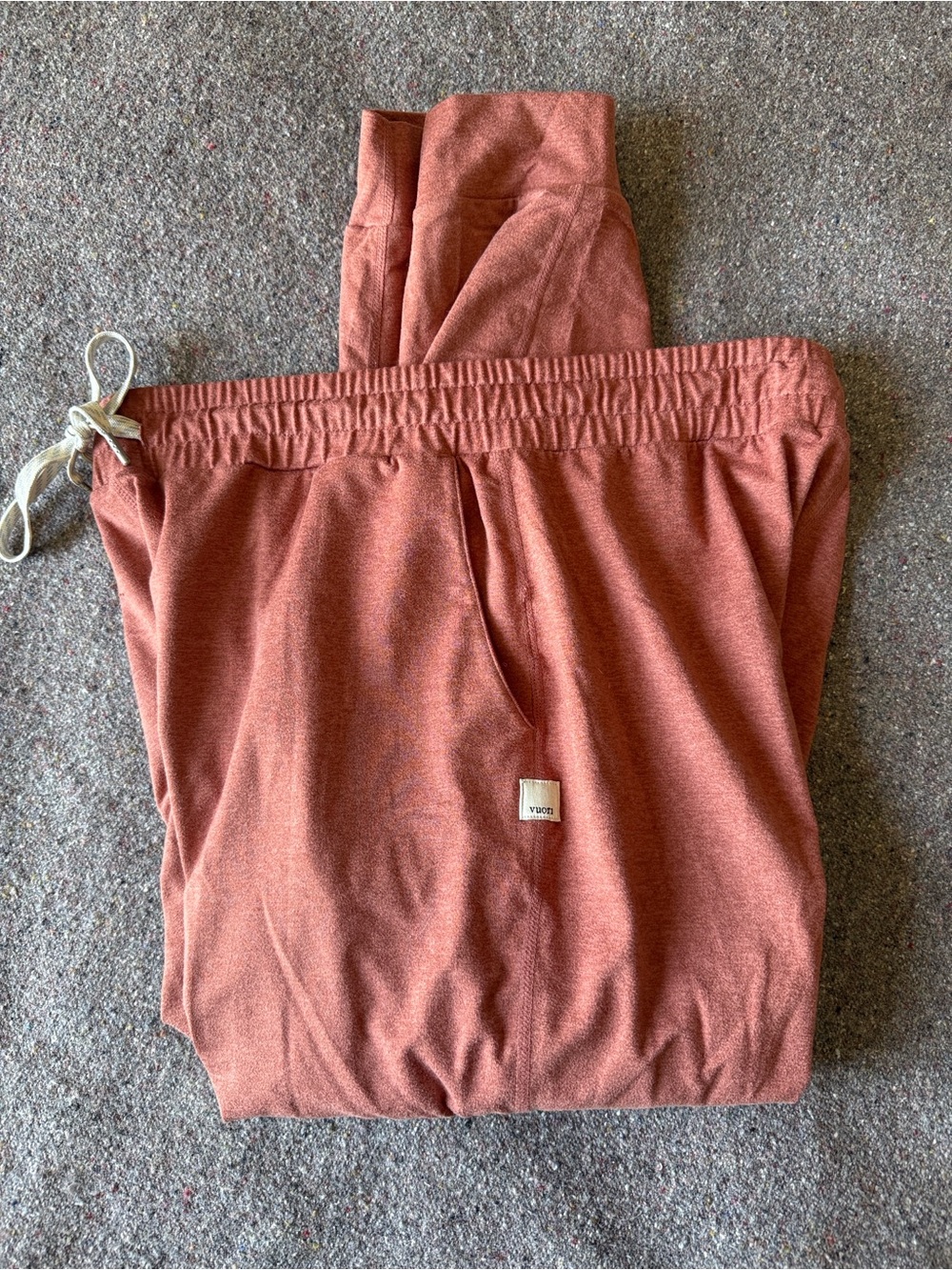 Vuori Performance Joggers in Rust/Burnt Orange Color (Size Small) - Picture 4 of 9